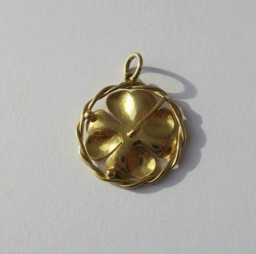 Pendentif vintage chance trèfle