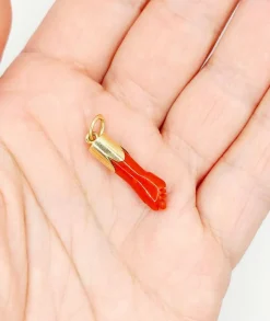 Pendentif vintage main de figa or jaune 18 carats corail rouge de Méditerranée