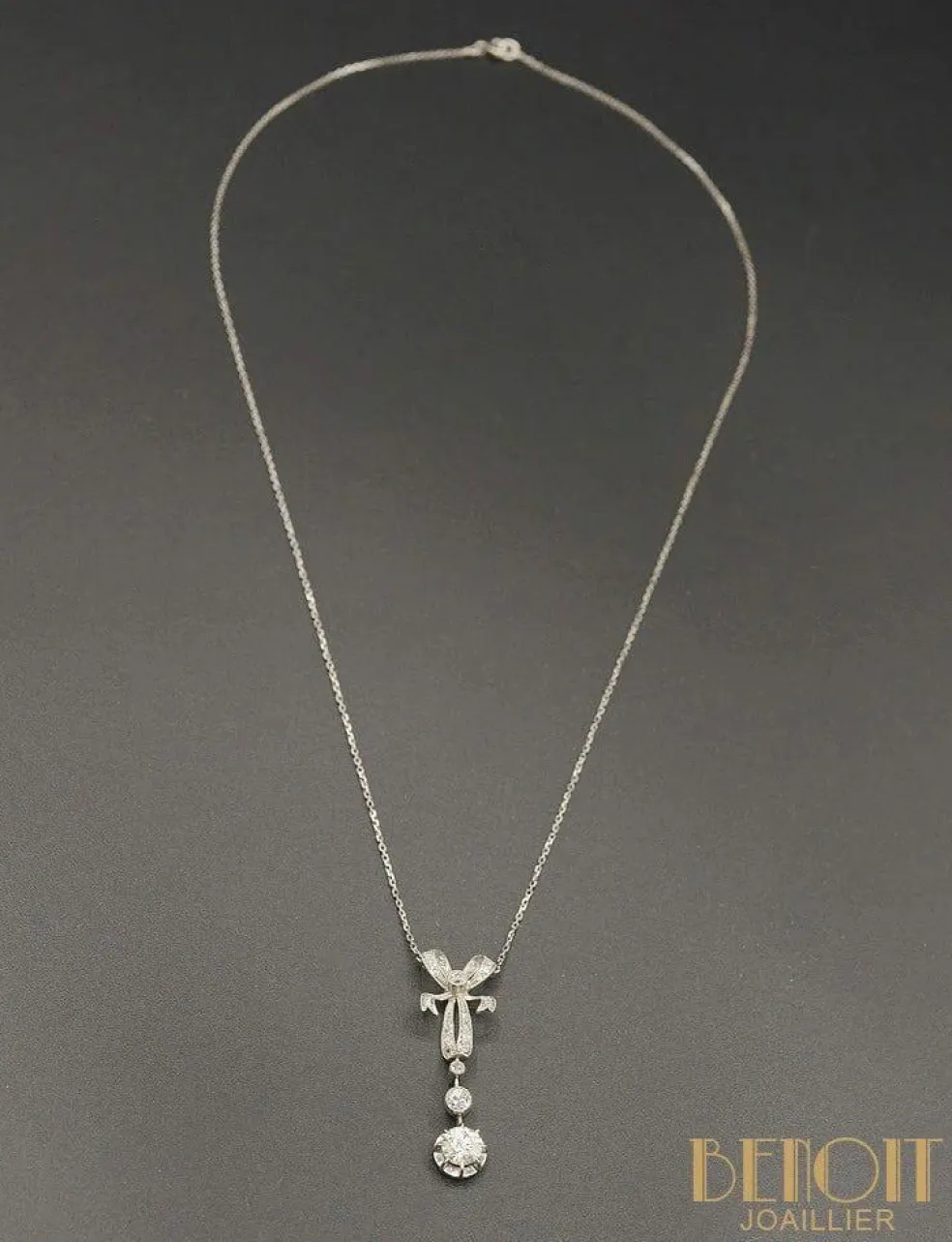 Pendentif vintage Noeud platine diamants