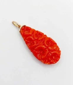 Pendentif vintage or jaune, corail finement ciselée de fleur