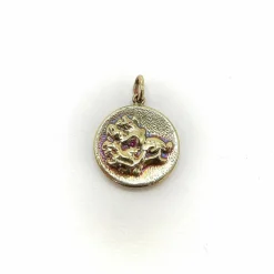 Pendentif-breloque en or 14 carats et rubis d'inspiration victorienne en forme de sanglier