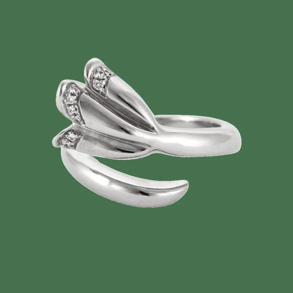 PIAGET - Bague "clochette" en or blanc, platine et diamants