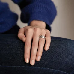 PIAGET - Large Bague Possession 7 Diamants sertis sur or blanc
