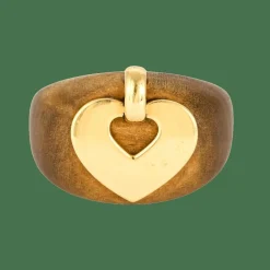 POIRAY - COEUR SECRET- Bague en or jaune et bois de santal