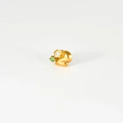 Puces d'oreille émeraudes or jaune