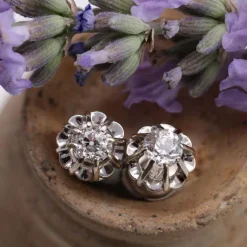 Puces d'oreilles anciennes diamants coussins
