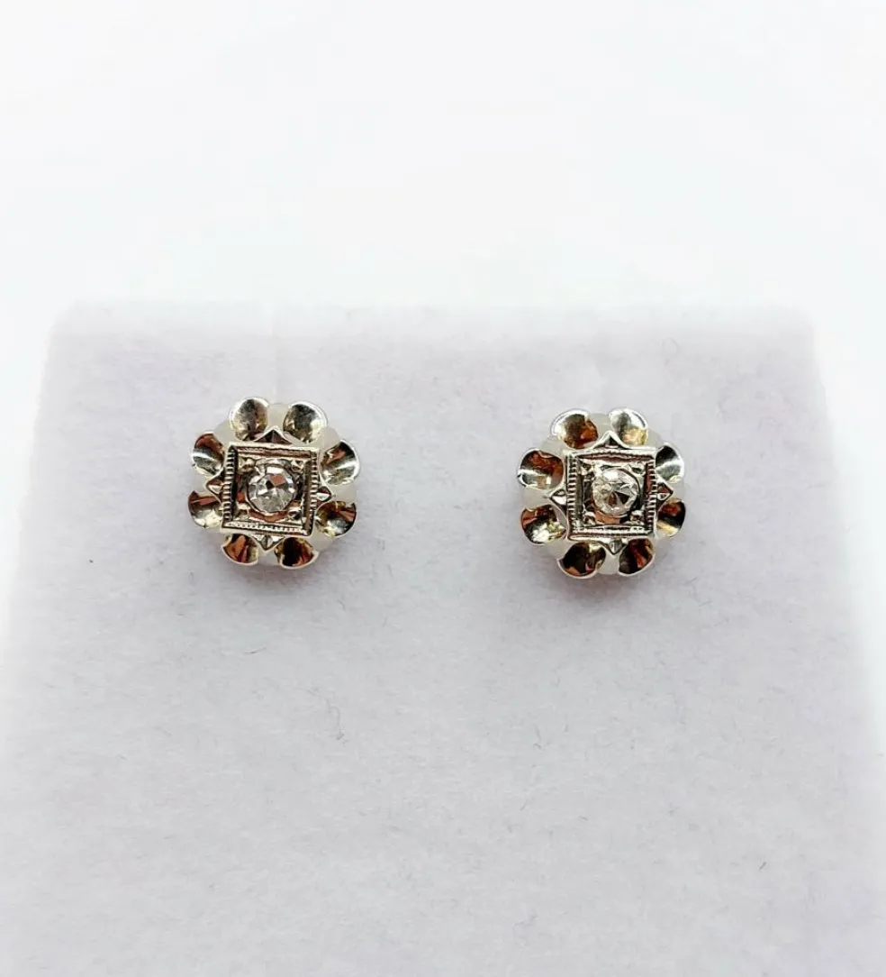 Puces d'oreilles Art Déco or jaune, diamant serti illusion (circa 1920)