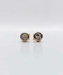 Puces d'oreilles Art Déco or jaune, platine et diamants taille ancienne (circa 1920)