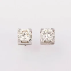 Puces d'oreilles diamant taille moderne