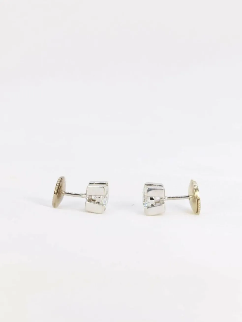 Puces d’oreilles diamants