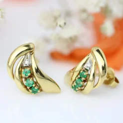 Puces d'oreilles d'occasion émeraudes diamants or jaune