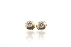 Puces d'oreilles en or jaune et diamants