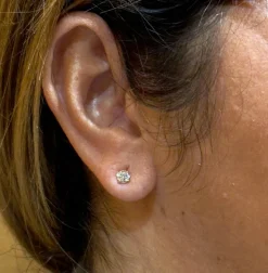 Puces d’oreilles or jaune diamants