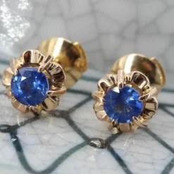 Puces d'oreilles saphirs vintage