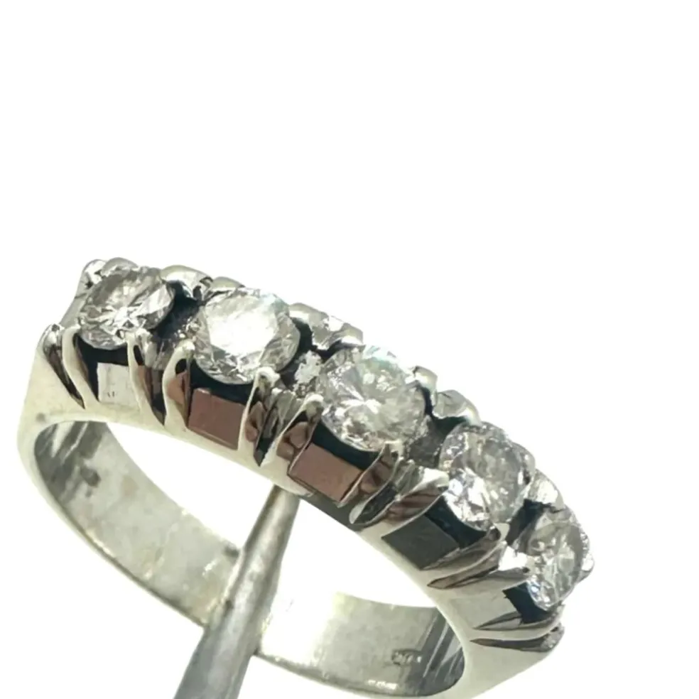 Rivière en or blanc avec diamants