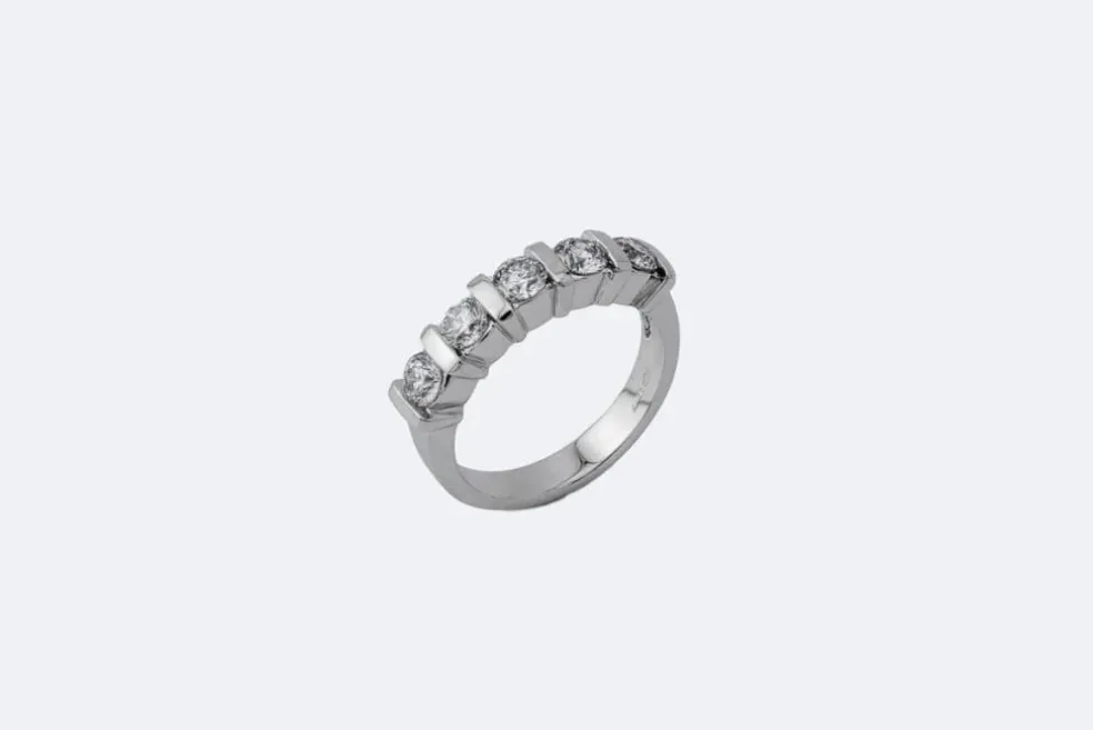 Rivière en or blanc avec diamants