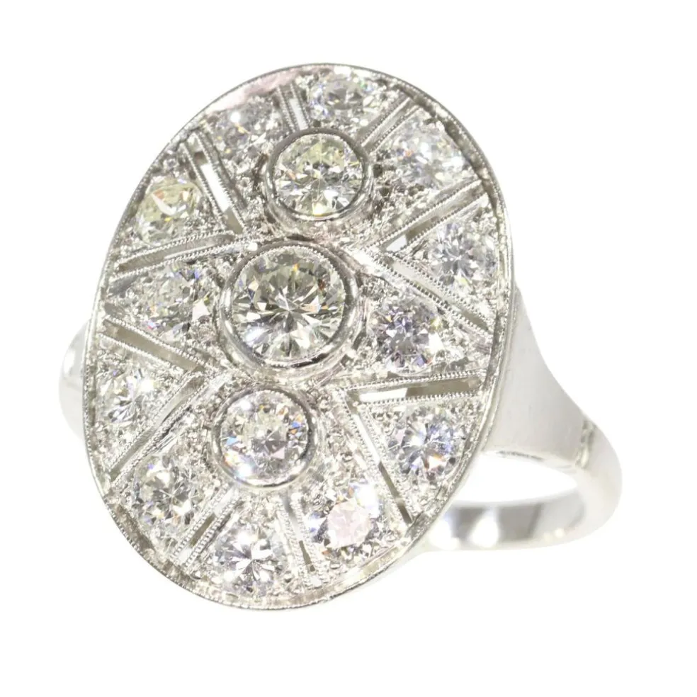 Romance éternelle : bague Art Déco en platine et diamants des années 1950