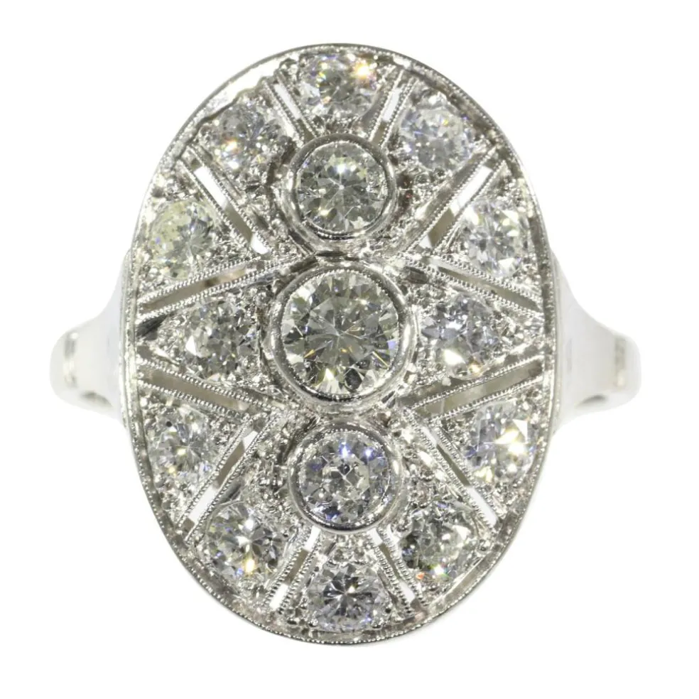 Romance éternelle : bague Art Déco en platine et diamants des années 1950
