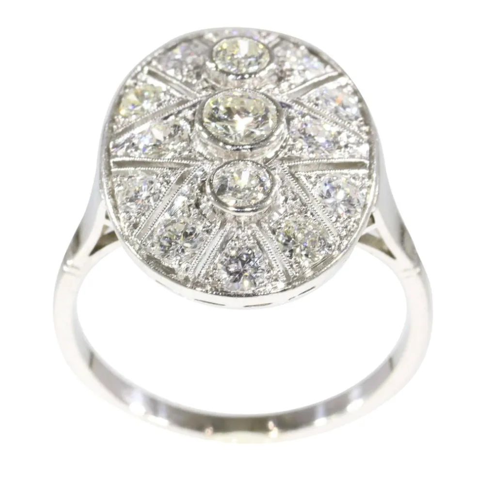 Romance éternelle : bague Art Déco en platine et diamants des années 1950