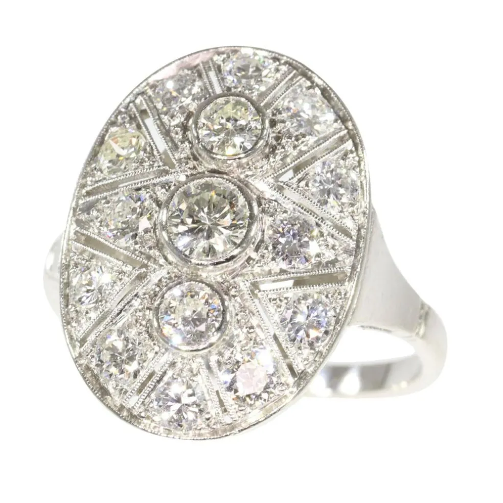 Romance éternelle : bague Art Déco en platine et diamants des années 1950