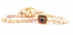 Sautoir en perles motif or, saphir et grenats