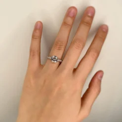 Solitaire accompagné - 1,88 carats I VVS2