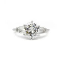 Solitaire accompagné - Diamant 2,28 carats