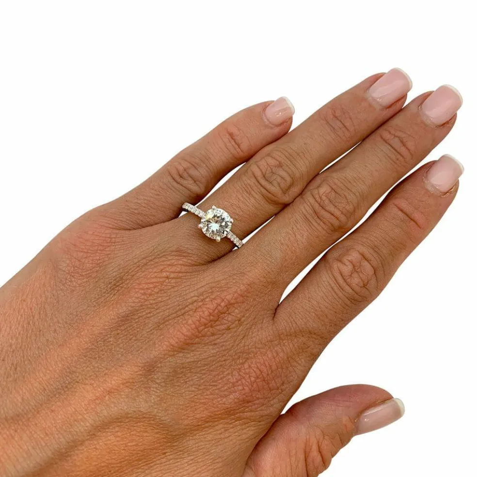 Solitaire accompagné, diamant 1,53 carat.