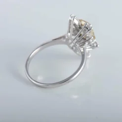 Solitaire diamant couleur naturelle