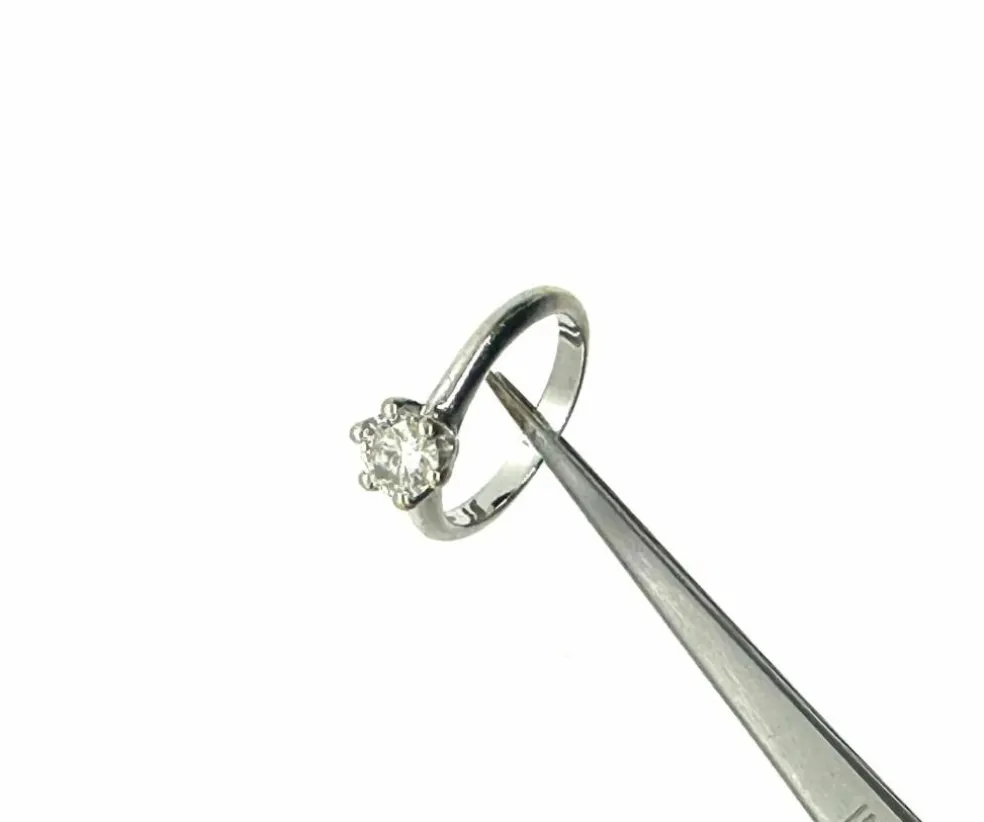 Solitaire diamant en or blanc