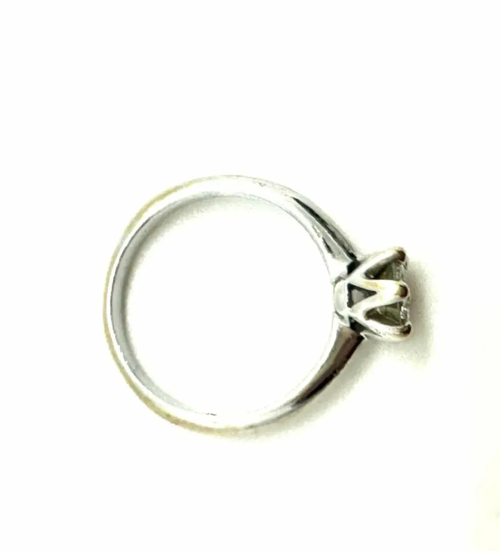 Solitaire diamant en or blanc
