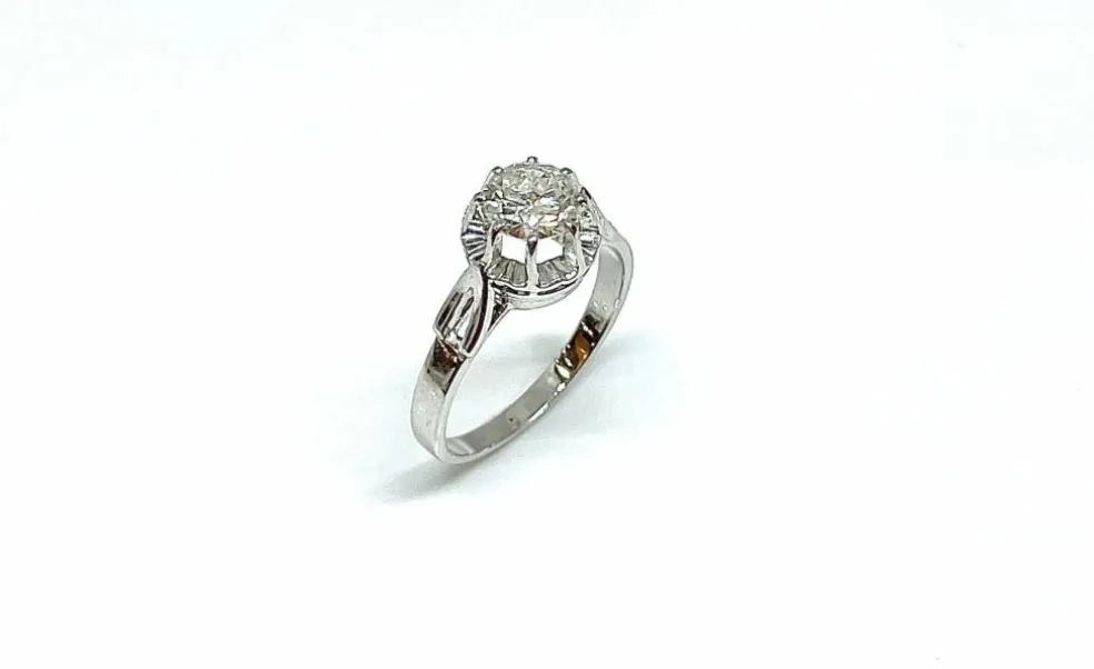 Solitaire en diamant sur monture or blanc et platine