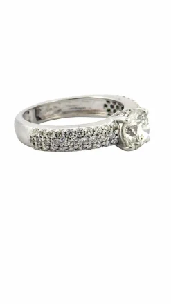 Solitaire en diamants sur monture or blanc 18 carats