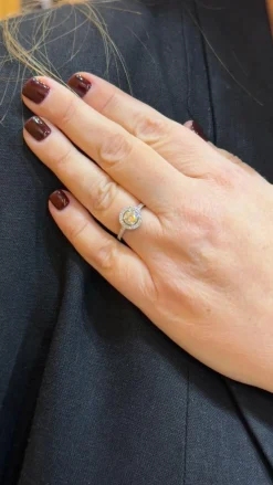 Solitaire en diamants sur or blanc 18 carats