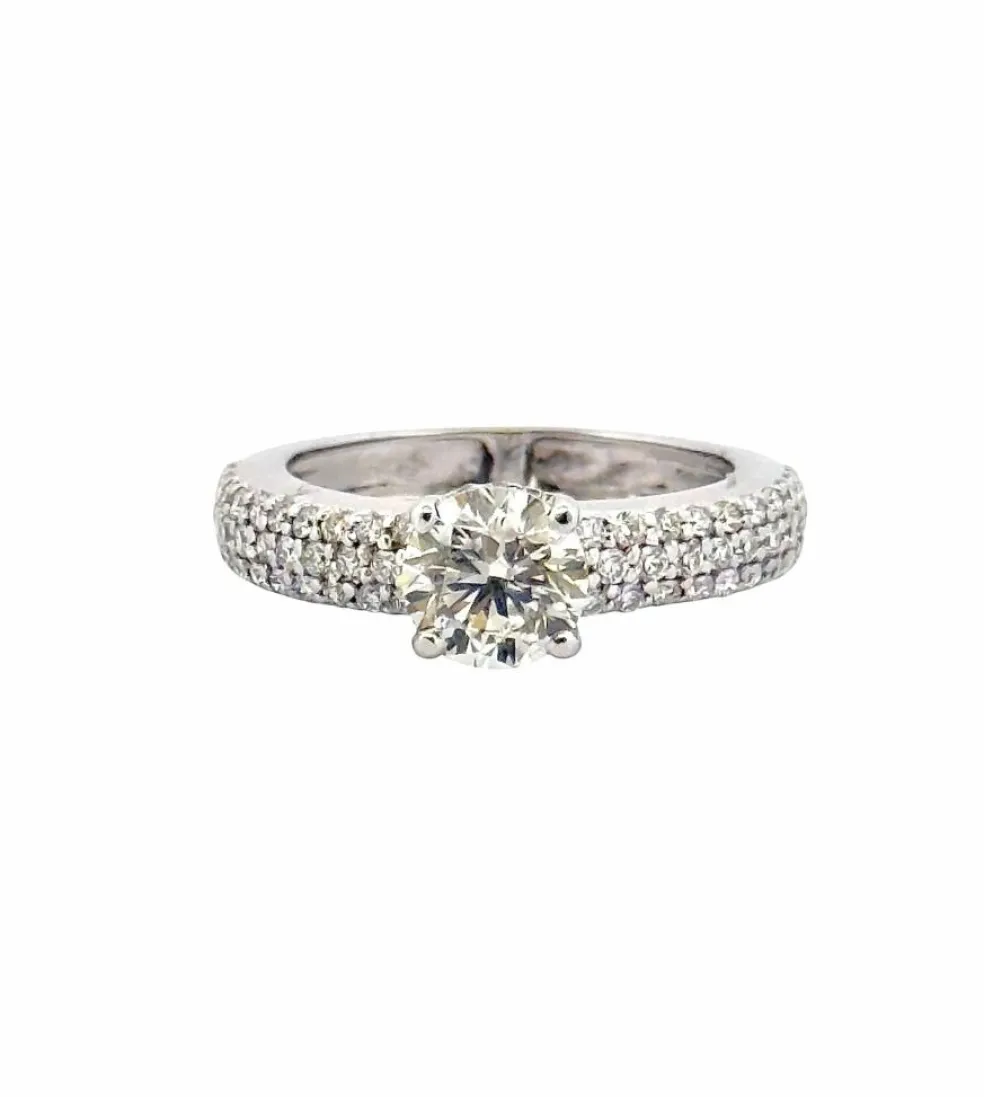 Solitaire en diamants sur monture or blanc 18 carats