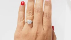 Solitaire en Or blanc et diamants
