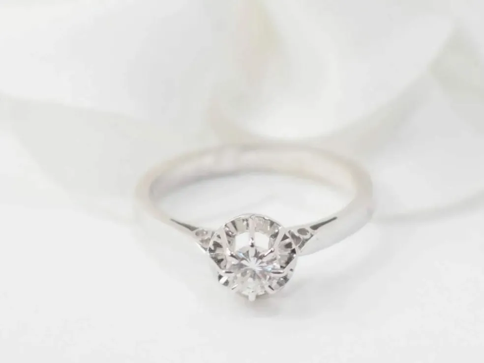 Solitaire en or blanc et diamant 0,23ct