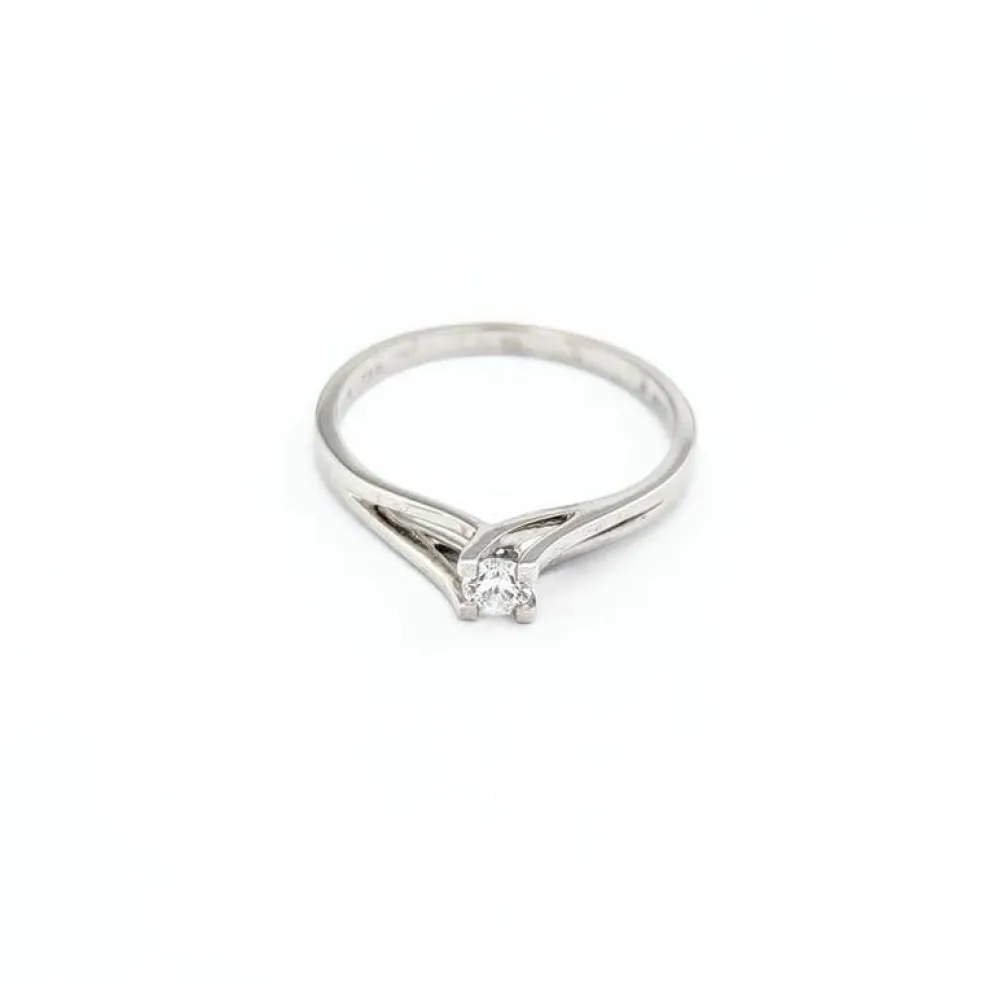 Solitaire en or blanc et diamant