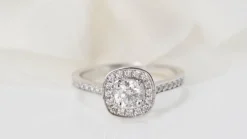 Solitaire en Or blanc et diamants