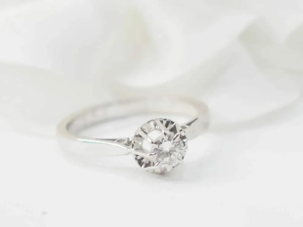Solitaire en or blanc et diamant 0,23ct