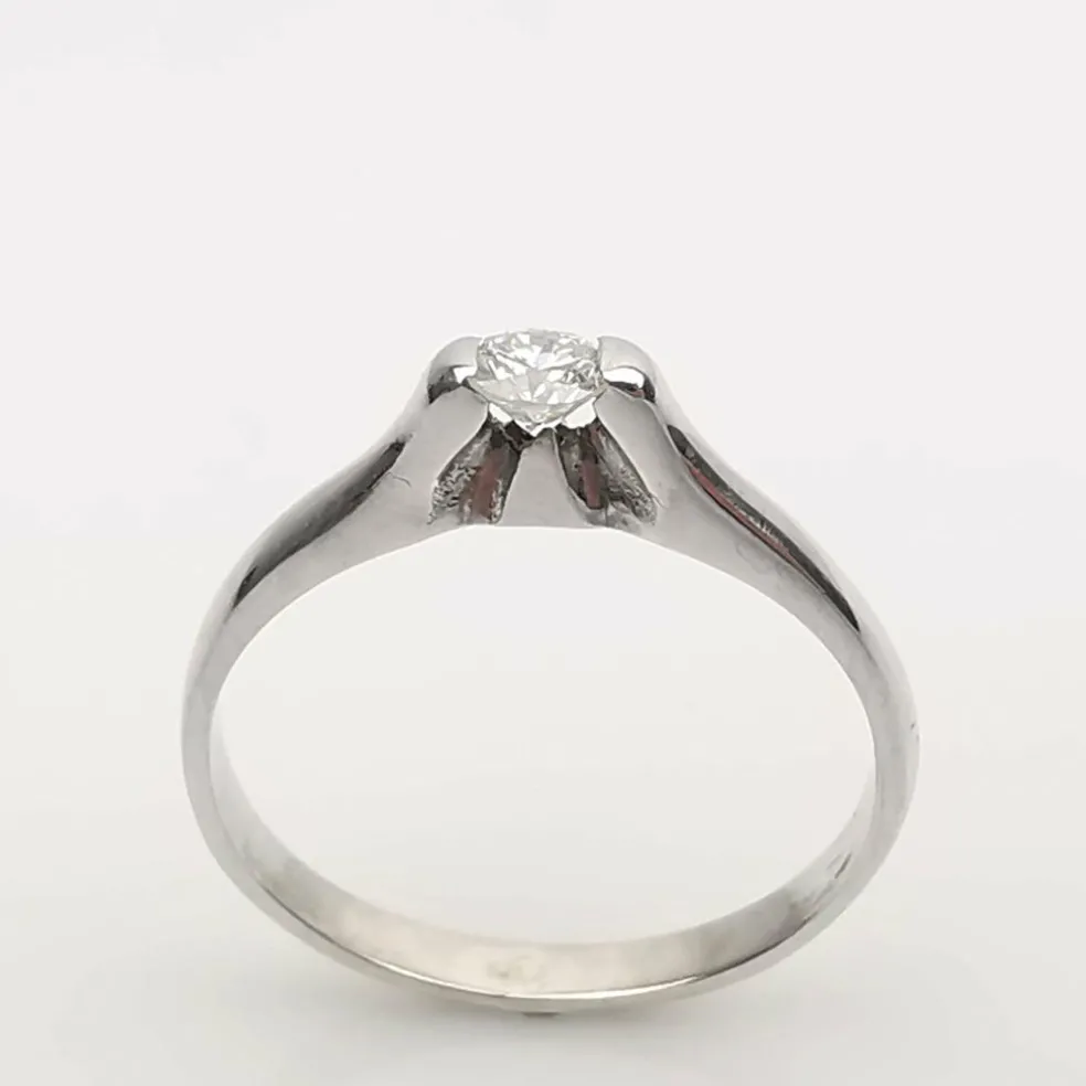 Solitaire en or blanc et Diamant