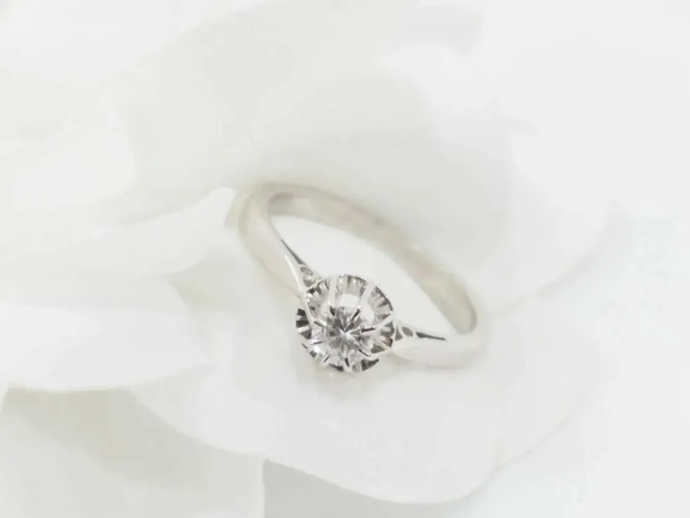 Solitaire en or blanc et diamant 0,23ct