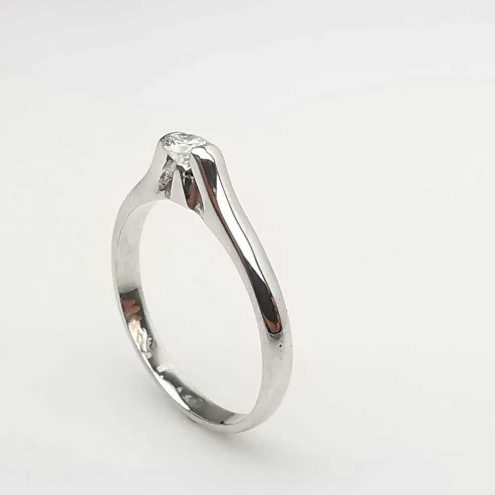 Solitaire en or blanc et Diamant