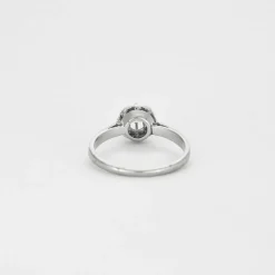 Solitaire en or gris