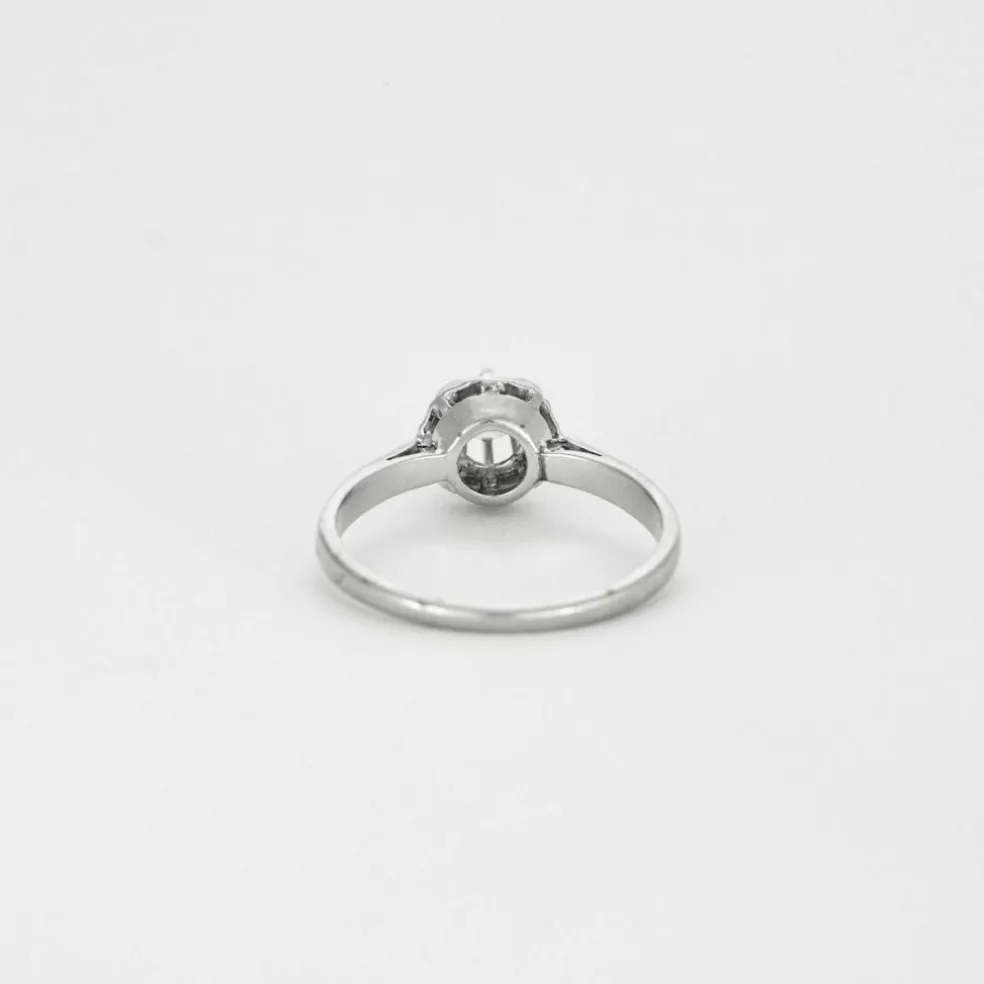 Solitaire en or gris