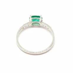 Solitaire émeraude diamants or blanc 18 carats