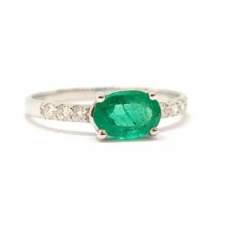 Solitaire émeraude diamants or blanc 18 carats