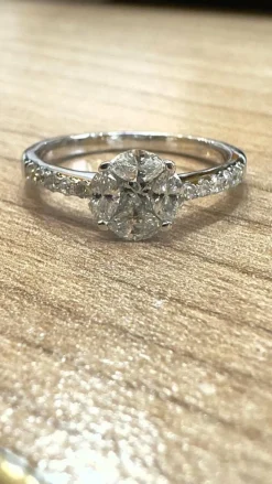 Solitaire multi diamants en or blanc
