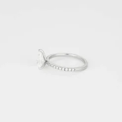 Solitaire or blanc diamant poire