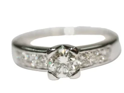 Solitaire or blanc et diamant